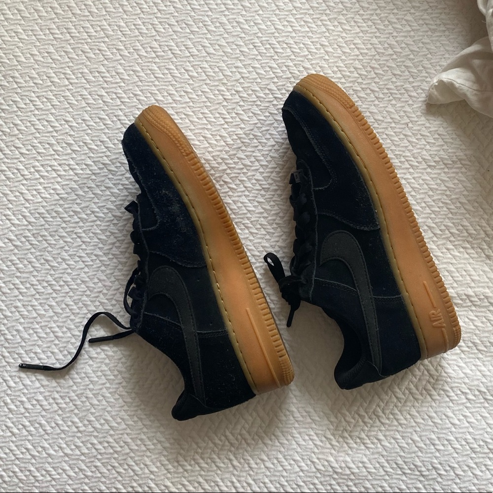 NIKE AIR FORCE 1 - suede